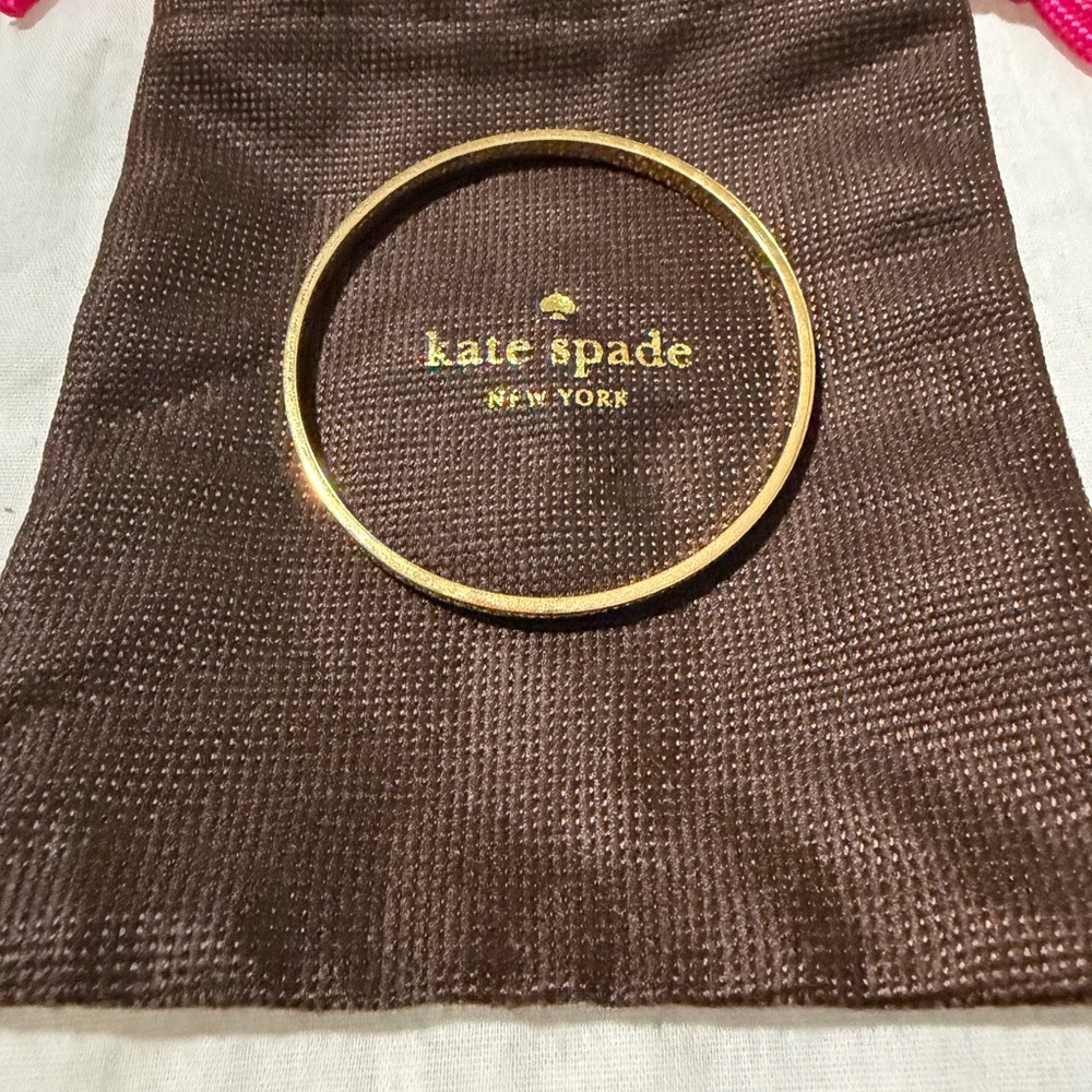 kate spade new york
Heart of Gold Idiom Bangle